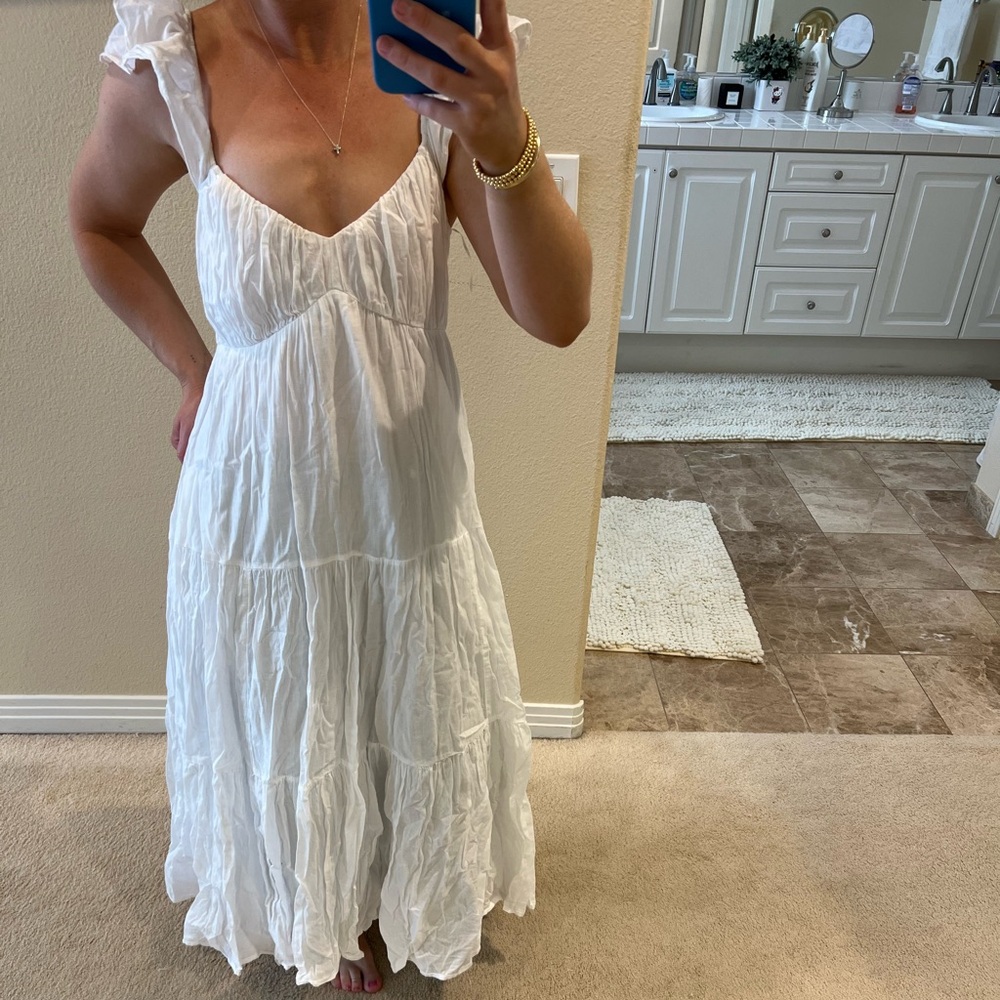 Elegant White Maxi Dress